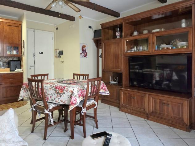 MARINA DI MASSA: appartamento al piano terra con ampio giardino, vicino al mare e a tutti i servizi. L'immobile è composto di soggiorno con angolo cot - Foto 6