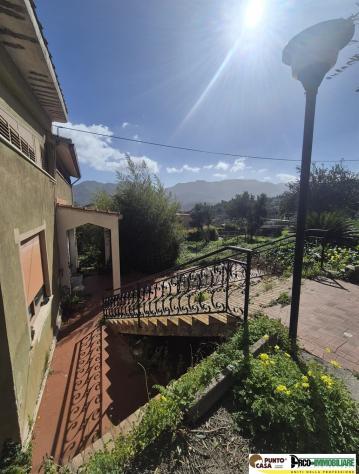 Vendesi Villa Indipendente da Ristrutturare - Via Strada Ferrata/Circonvallazione, Monreale - Foto 7