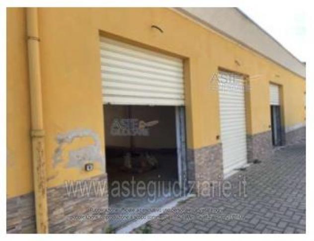 IMMOBILI-IMMOBILE COMMERCIALE-Via Santa Maria in Piano, 65014 Loreto Aprutino PE, Italia - Foto 5