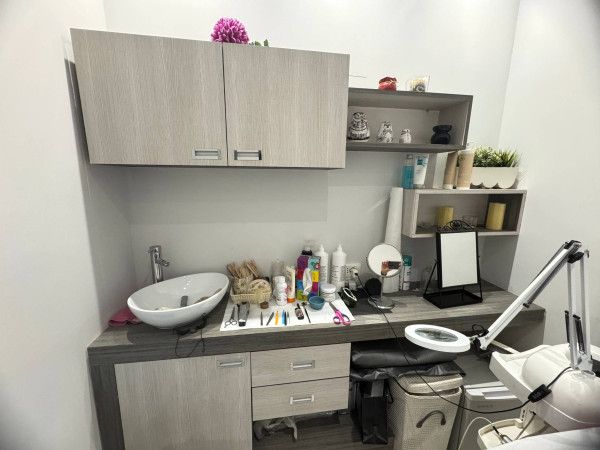 BUFALOTTA - POSTAZIONE PER NUTRIZIONISTA, MASSAGGIATRICE, ESTETISTA - Foto 5
