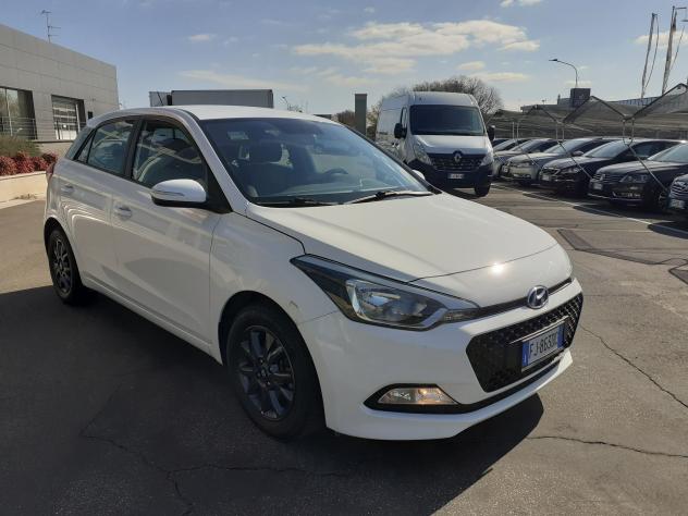 Hyundai i20 1.1 CRDi 12V 5P GARANZIA-KM CERTIFIC-1°PTOP - Foto 2