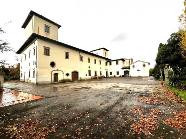 VILLA di 30 vani e di 1380 mq (CAMPI BISENZIO) rif. L1340_3