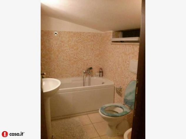 POMEZIA INVESTIMENTO 40 MQ. MANSARDA 4 ° PIANO - Foto 2