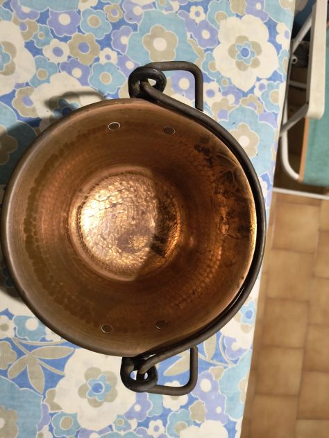 Paiolo / Vaso in rame martellato con manico in ferro – Vintage d'arredo - Foto 2