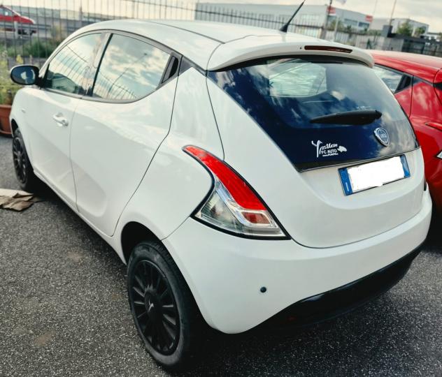 Lancia Ypsilon 0.9 TwinAir 85 CV 5 porte Metano Ecochic Gold - Foto 3