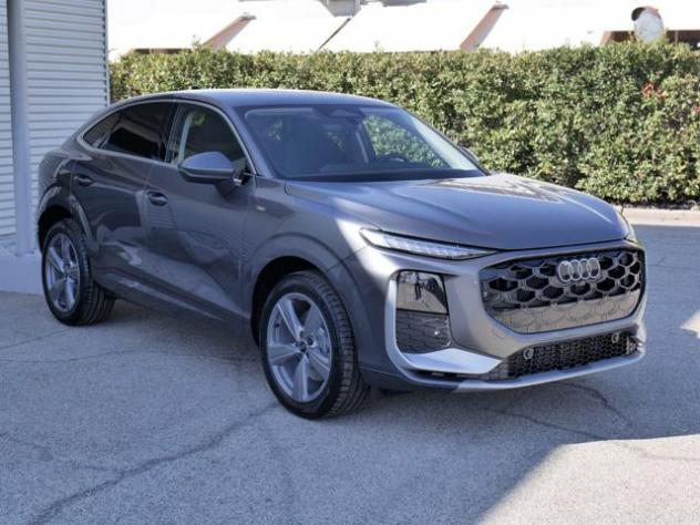 AUDI Q3 Sportback NEW 2.0 Tdi 150cv S-tr. S-line edition rif. 24000235 - Foto 4
