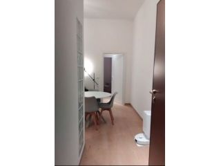 Borgo Trento bilocale ristrutturato con terrazzo e posto auto