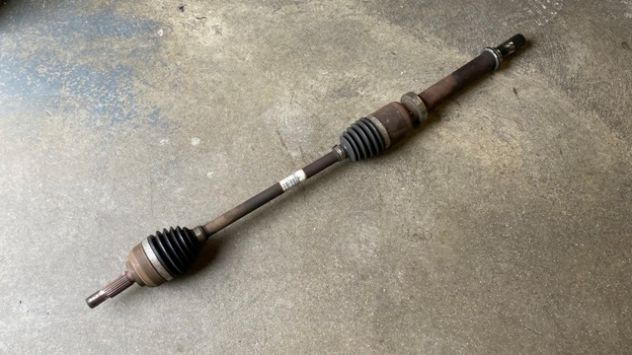 Semiasse anteriore DX Renault Clio 3 1.2 benzina del 2008 (8200378880)