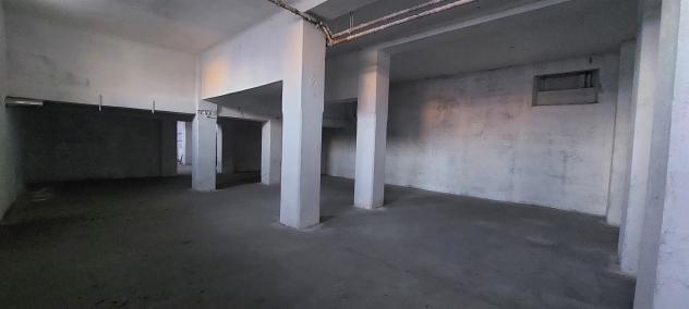 MONZA Buonarroti - ampio deposito al rustico - Foto 6