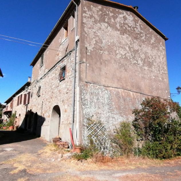 Nel comune di Sorano nella loc. di Montevitozzo Marcelli, a 11Km da Sorano e dalle sue terme, 16 Km da Pitigliano, 6 km da Castell'Azzara vendiamo app - Foto 5