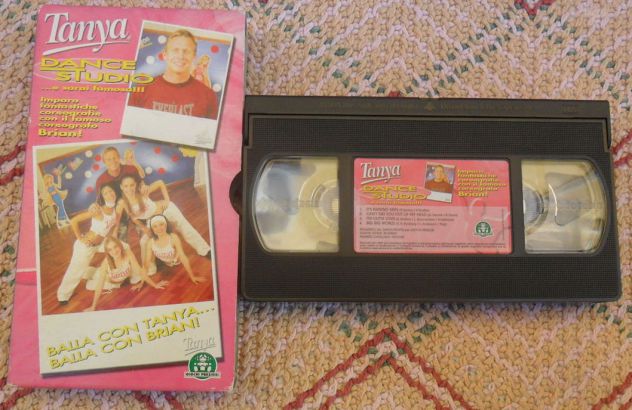 VHS VIDEOCASSETTA TANYA DANCE STUDIO PER IMPARARE TANTE COREOGRAFIE CON BRIAN -