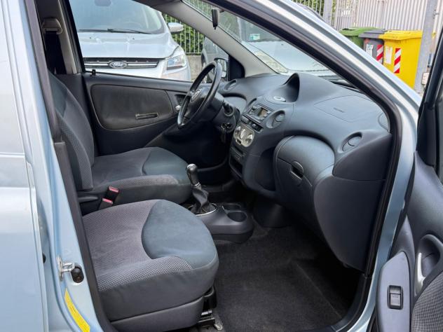 Toyota Yaris 1.0i 16V cat 5 porte Sol - Foto 8