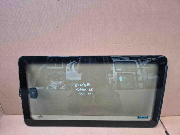 VETRO FISSO POSTERIORE DX CHRYSLER Voyager 1° Serie (8796)