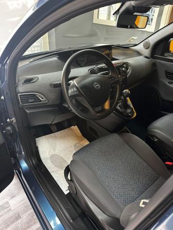 Lancia Ypsilon 1.0 FireFly 70cv Hybrid ALBERTA FERRETTI PREZZO VERO - Foto 9