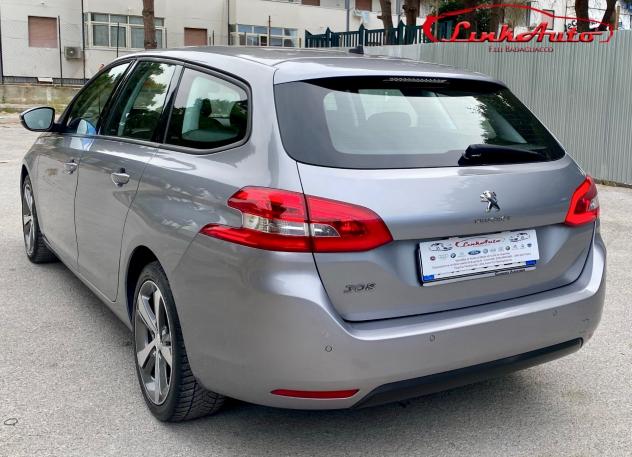 Peugeot 308 1.6 131CV automatica BlueHDi 120 S&S SW Allure - Foto 9