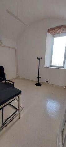 locale commerciale in vendita a Carrara