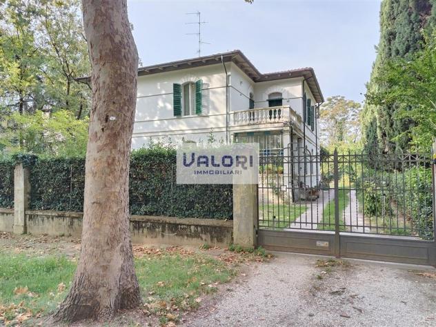 VILLA DI PRESTIGIO TOTALMENTE INDIPENDENTE CON DETTAGLI IN STILE LIBERTY - Foto 4