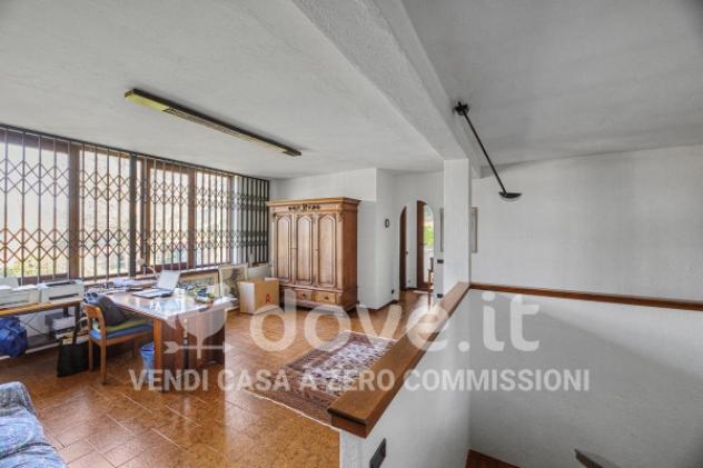Villa di 475 m² con più di 5 locali e box auto doppio in vendita a Malnate - Foto 14