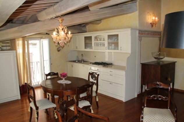 Orvieto centro - Appartamento perfettamente ristrutturato con balcone in vendita in posizione centralissima - Foto 2
