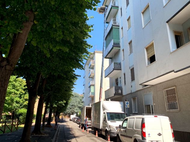 noleggio scala per traslochi e lavori di edilizia - Foto 2