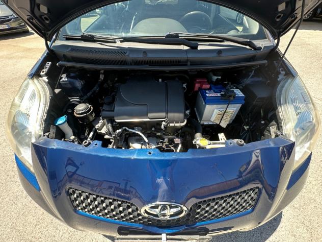 TOYOTA Yaris 1.0 5 porte Navi - Foto 10