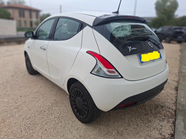 Lancia Ypsilon 1.0 FireFly 5 porte S&S Hybrid Gold - Foto 10