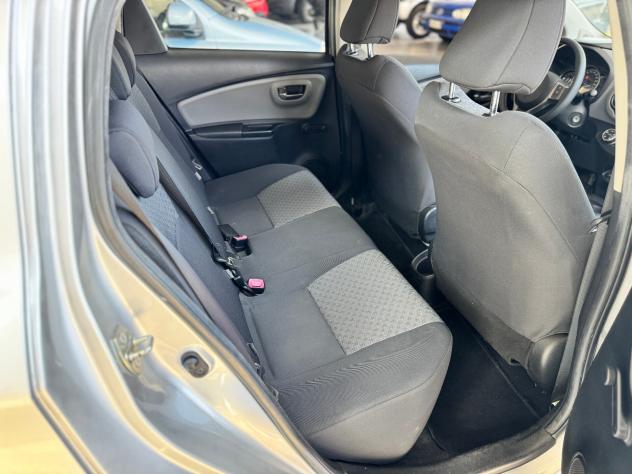Toyota Yaris 1.0 5 porte Lounge - Foto 9