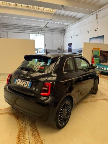 Fiat 500e 3+1 42 kWh La Prima - Foto 4
