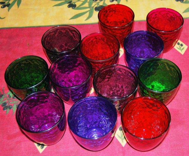 12 bicchieri colorati mai usati - Foto 10