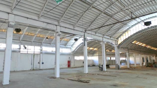 Capannone con predisposizione di carroponte