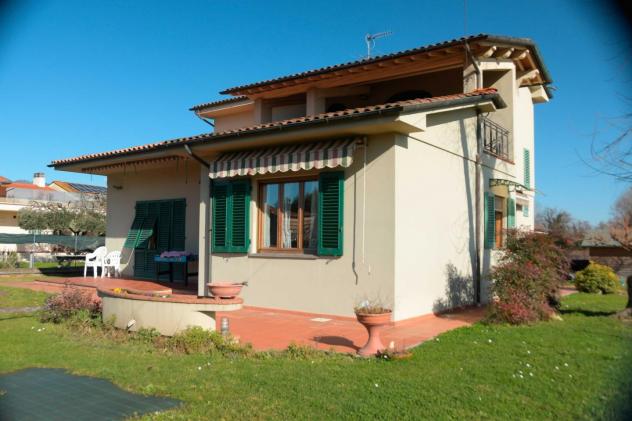 Villa in vendita a Lunata - Capannori 280 mq Rif: 1383547