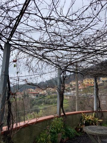 TERRATETTO di 9 vani e di 210 mq (PIETRASANTA) rif. 202/VI