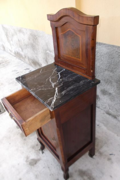 bel comodino con marmo fine '800 - Foto 3