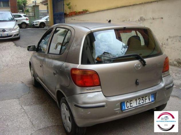 TOYOTA - Yaris - 16V 5 porte Sol - Foto 4