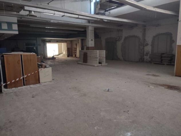 Magazzino in affitto a Jesi