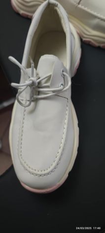 SCARPE BIANCHE COI LACCI DA DONNA