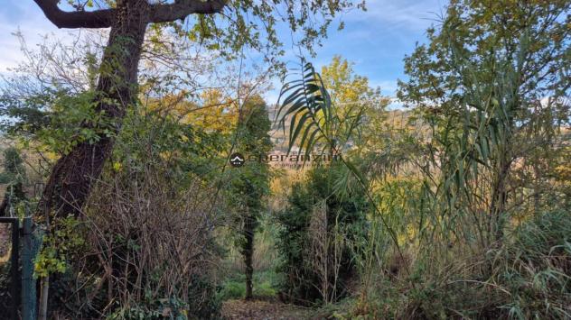 Vendesi casa indipendente a fossombrone ? zona comoda e ben collegata
in posizione facilmente accessibile, a pochi minuti dalla strada provinciale, pr - Foto 11