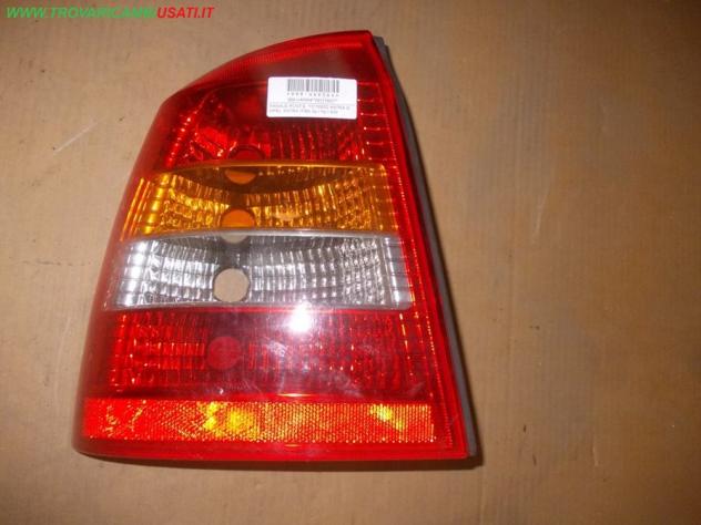 FANALE POST.S. 13110932 ASTRA G OPEL ASTRA (T98) 3p / 5p 999-U40564 Parti elettriche  Fanaleria  Fanali  Fanale est. post. s OPEL - ASTRA G - 01-03-19