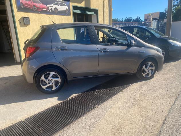 Toyota Yaris 1.5 Hybrid 12/2016 - Foto 10