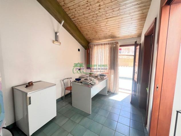 Rif:2746 - Locale su due livelli con terrazzino – Soluzione versatile per ufficio, studio o futura trasformazione, Comiso - Foto 13