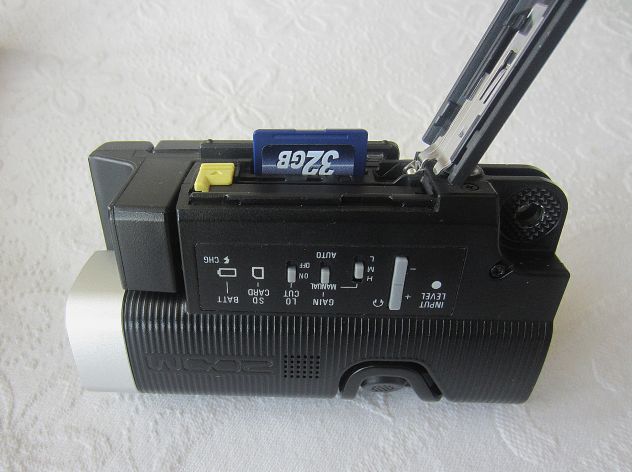 ZOOM Q4 HANDY RECORDER Videocamera con accessori + SD Card - Foto 4