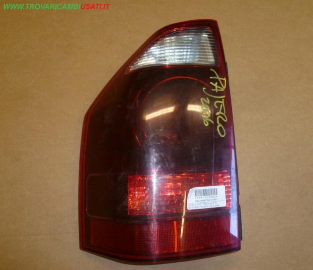 FANALE POST. PARTE SUP. D. MITSUBISHI PAJERO (V6) 3 porte  Parti elettriche  Fanaleria  Fanali  Fanale post. sx. MITSUBISHI - PAJERO 3 porte - 01-03-2