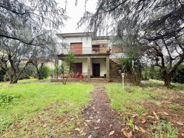 Villa in vendita a San Cassiano a Vico - Lucca 220 mq Rif: 1394361