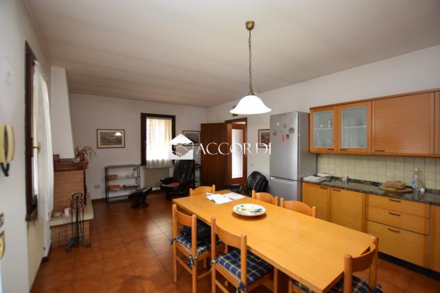 CASA INDIPENDENTE di 4 vani e di 252 mq (MONTEBELLUNA) rif. AS530 - Foto 3