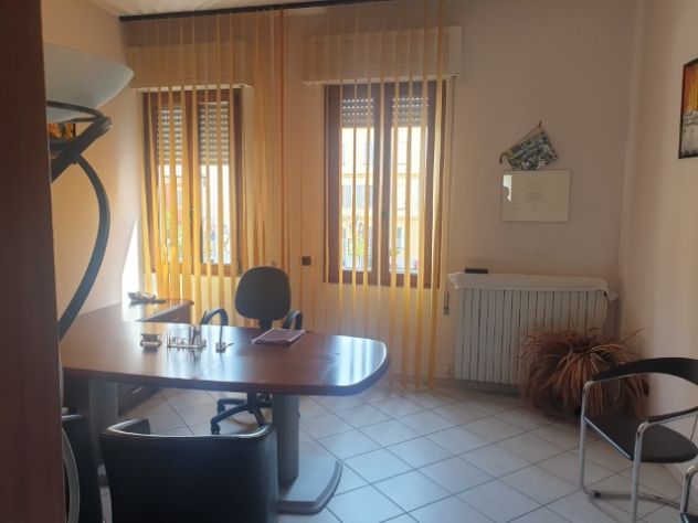 AFFITTASI UFFICIO DI 130 MQ IN PIAZZA CASAROLI - Foto 4