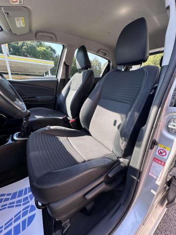 Toyota Yaris 1.4 d-4d Lounge 5p - Foto 9