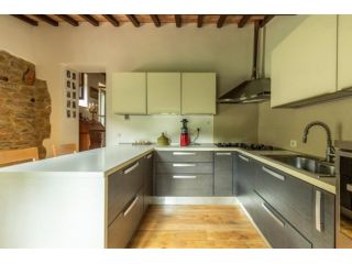 Vendesi Porzione Di Casale Con Piscina Rif. V40