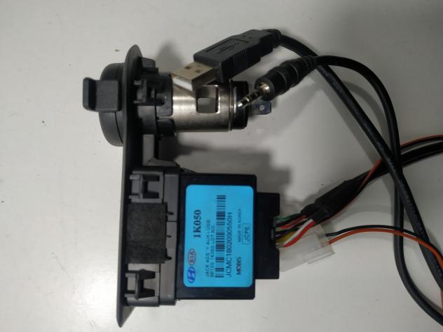 PRESA AUX/USB HYUNDAI iX20 Serie JCMC1802090550H (1019) - Foto 3