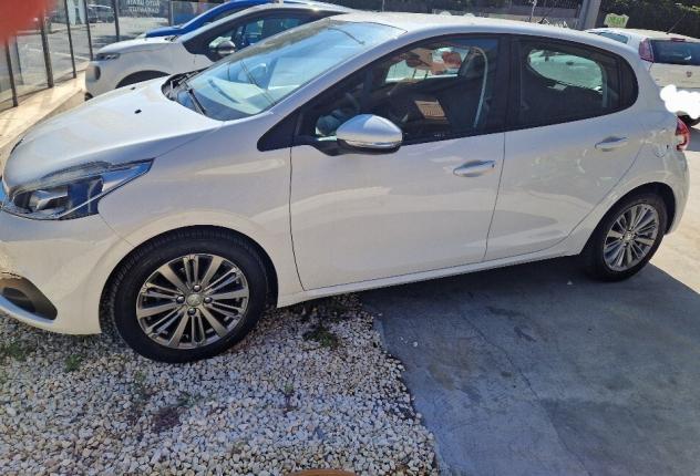 Peugeot 208 BlueHDi 75 5 porte Active - Foto 3