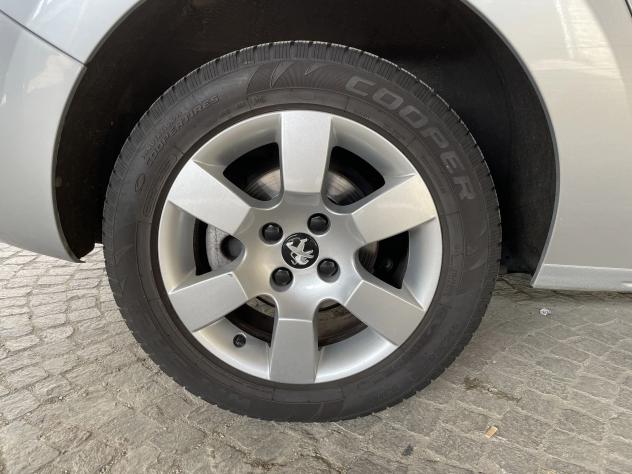 Peugeot 5008 1.6 BlueHDi 120CV Business - Foto 10